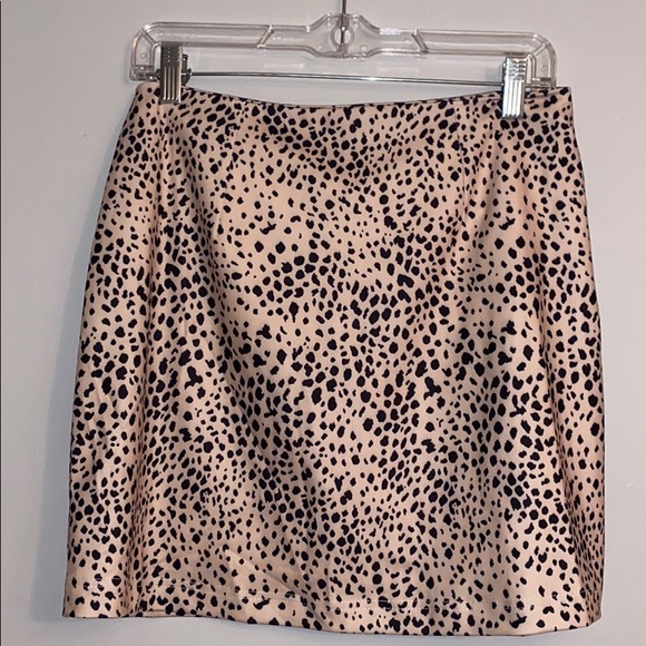 Dresses & Skirts - NEW animal print mini skirt